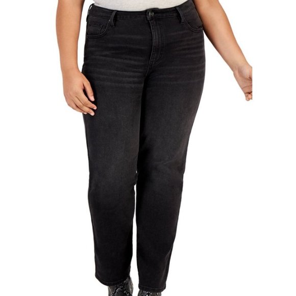 Celebrity Pink Women’s Trendy Plus Size Basic Straight Leg Jeans Size 16 NWT - Picture 1 of 3